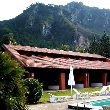 Holiday home — Pool — Idro *